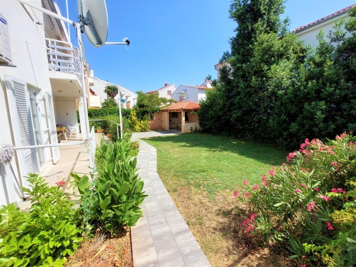 Apartments Neva & Neva Beach House Srima Εξωτερικό φωτογραφία